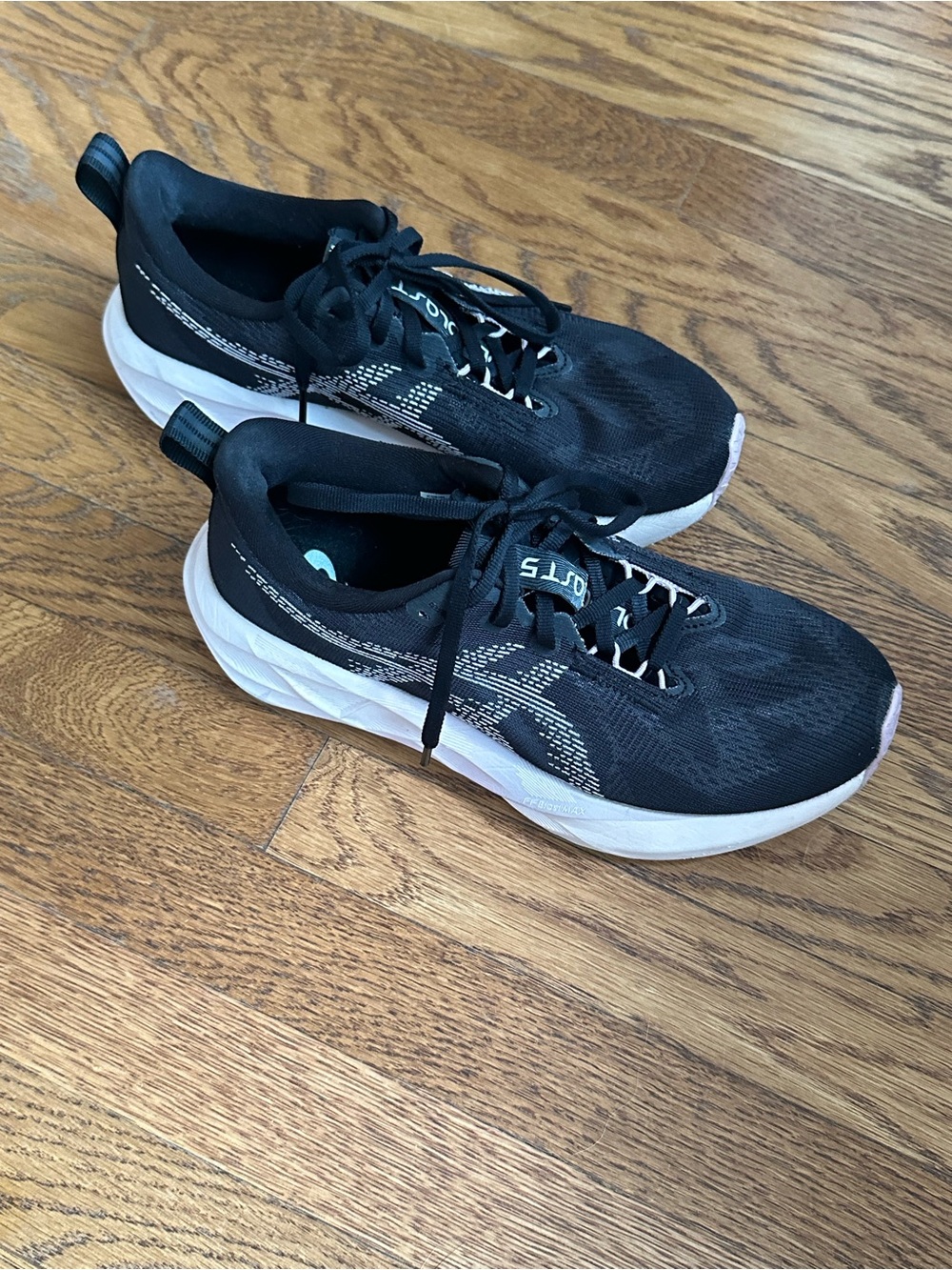 Asics Novablast 5 Running Shoes in Black/Pink Pearl - Size 7 (US) - Picture 6 of 15